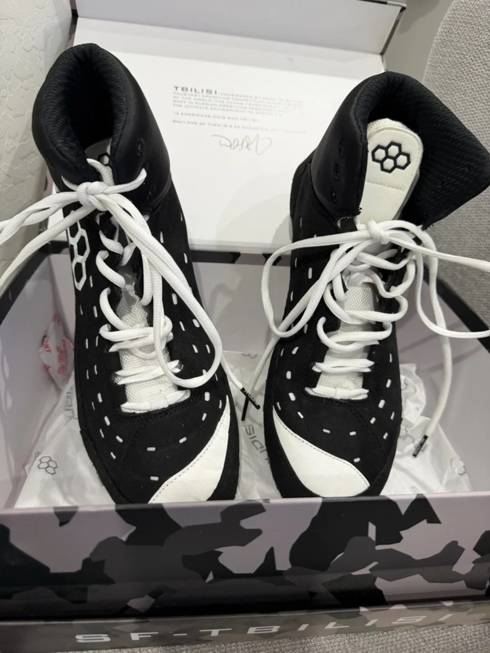 Rudis SF-Tbilisi Wrestling Shoes -Like New- Black on White - Picture 2 of 9